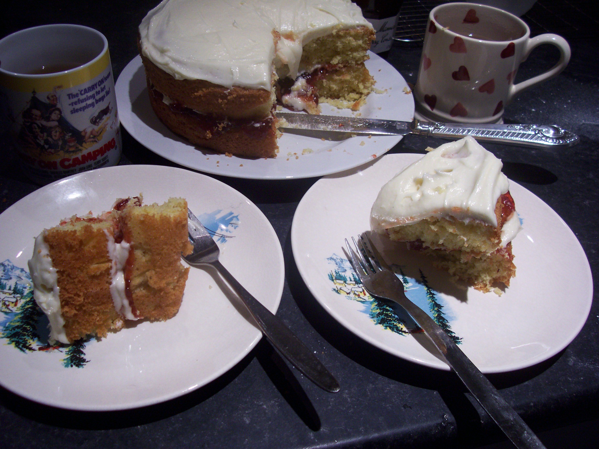 cakes%20by%20kitschnkarma.jpg